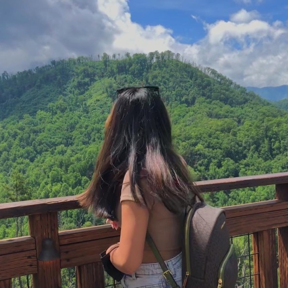 Meet your Posher, Brianna - Picture 1 of 1